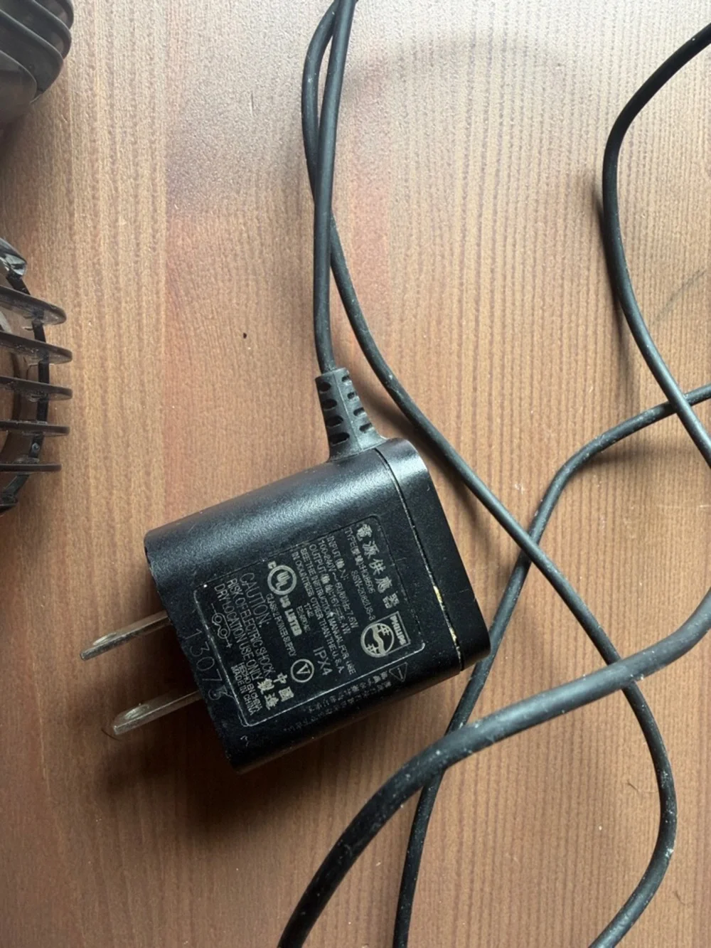 Philips Norelco with 3 Guide Combs and Charger - Black QG3390